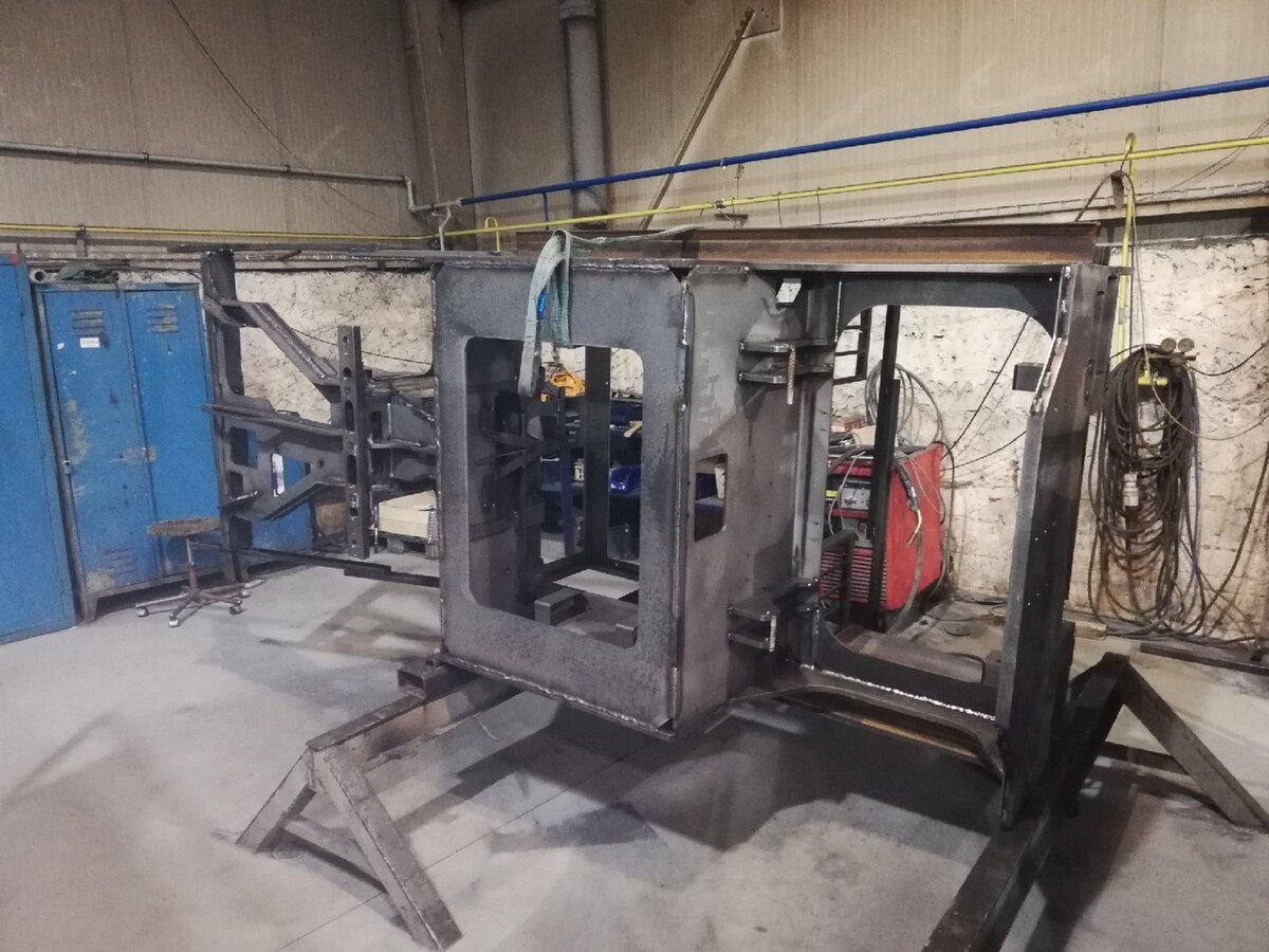 Рама, которую сваривал Мирек. На обварку такой рамы по норма-часам дают 1400 минут. За такое время можно выполнить идеальные швы, выпить литр кофе, покурить и выспаться.