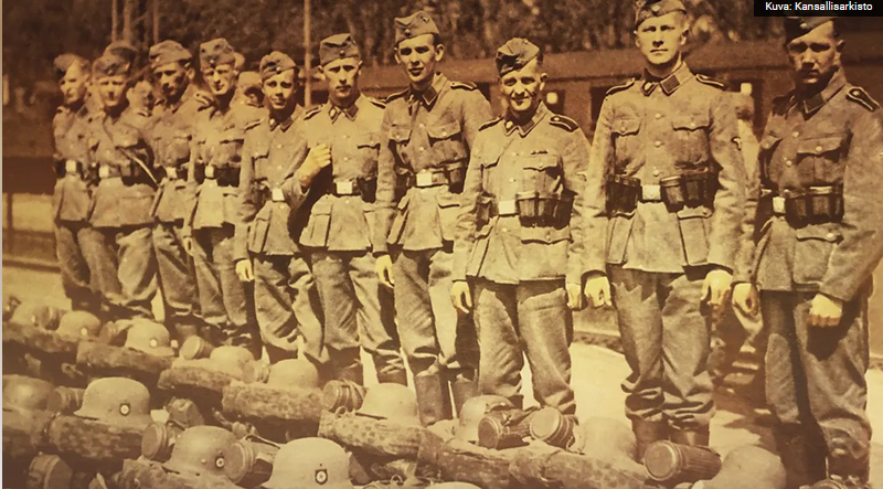 Финские эсэсовцы готовятся к отправке на Восток, май или начало июня 1941. Фото из собрания Олли Викберга, Национальный архив Финляндии 