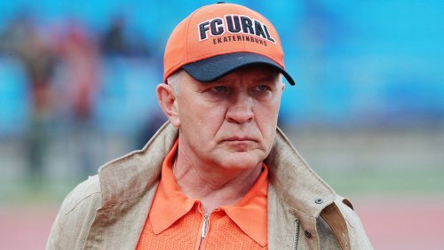 

В исполкоме РФС люди действительно занимаются футболом, но конструктивная критика полезна для любого человека – всем свойственно ошибаться. Я понимаю, что иногда бывает оголтелая критика, в порывах эмоций могут быть и оскорбления – это неправильно. Но нельзя делать так, чтобы судей вообще нельзя было критиковать. Все же расслабятся и будут работать, как хотят, - прокомментировал «Чемпионату» решение РФС президент «Урала» Григорий Иванов.
