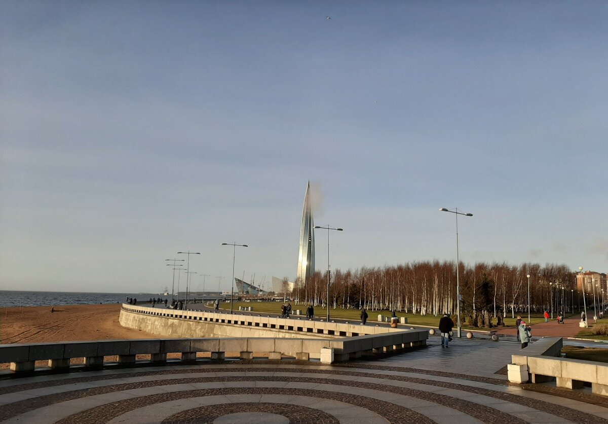 все современные достопримечательности города за одну прогулку