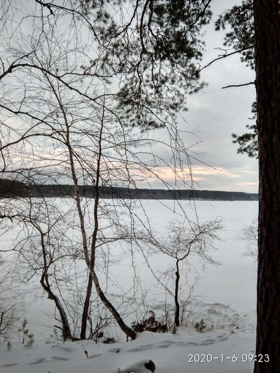 Выйдешь из сосен и — вот оно, озеро Еловое