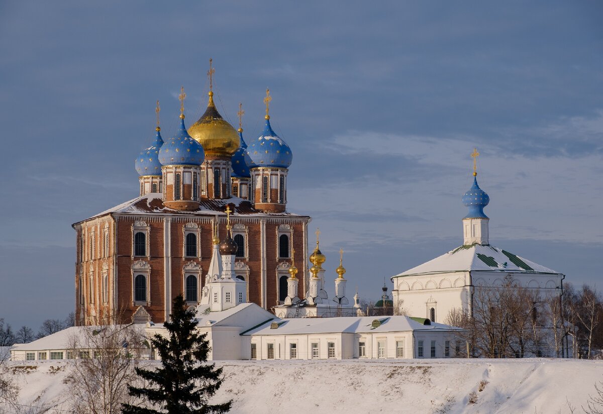 Кремль ...