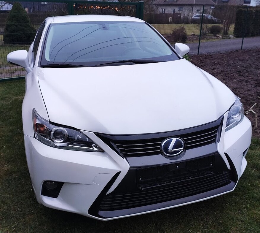 Lexus CT200h