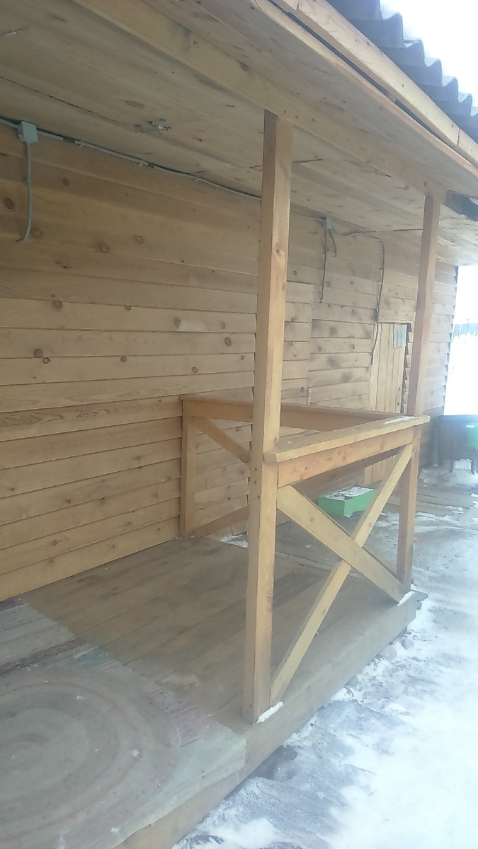 Обшивку бани доской в елочку и проводку электричества делали , сыновья