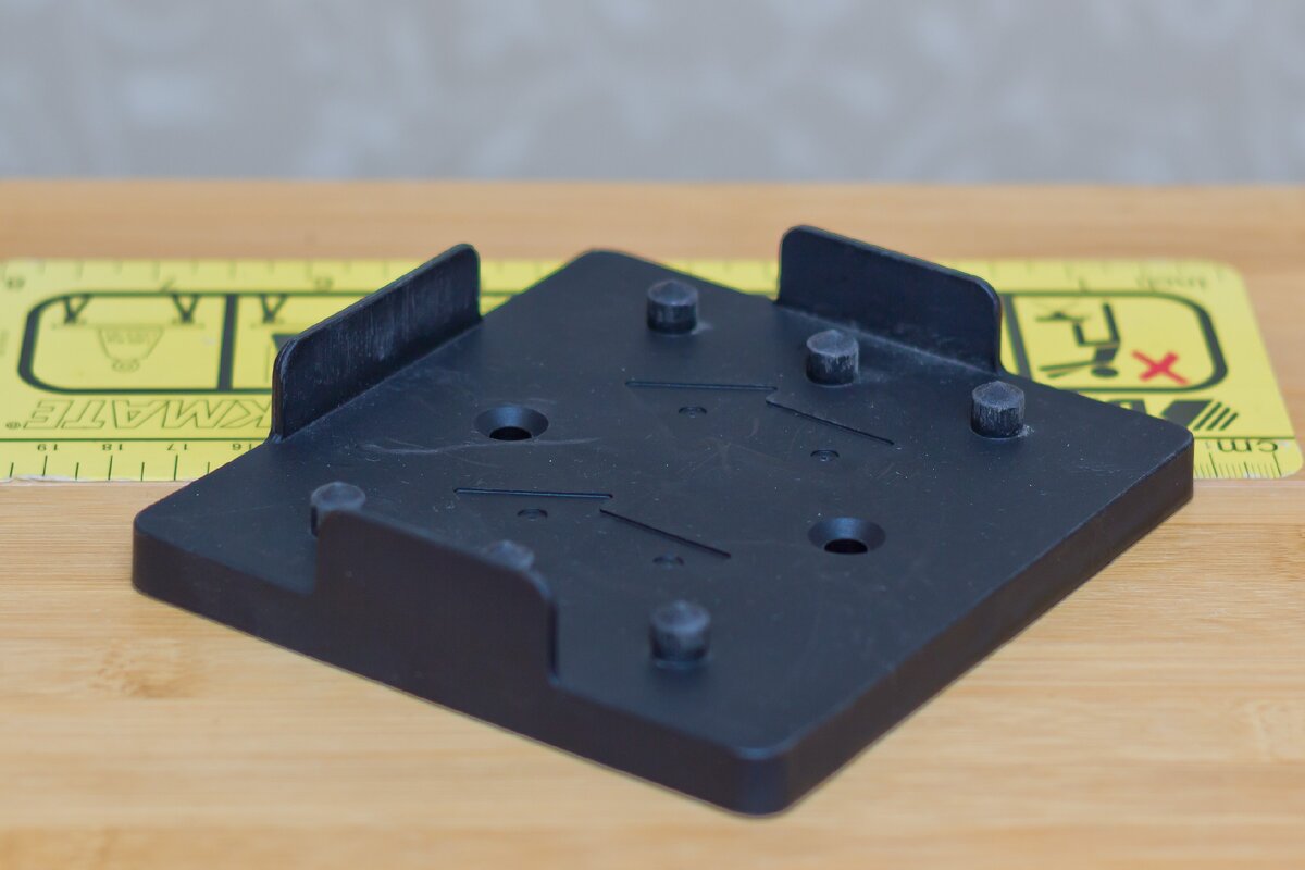 Пуансон для пробивания отверстий в шлифлисте. (Источник: фото автора)