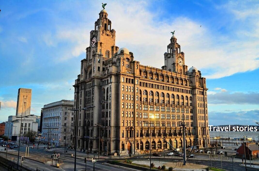 Достопримечательности ливерпуля. Royal Liver building Ливерпуль. Royal Liver building Ливерпуль достопримечательности. Город Ливерпуль архитектура. Королевское здание Ливерпуля