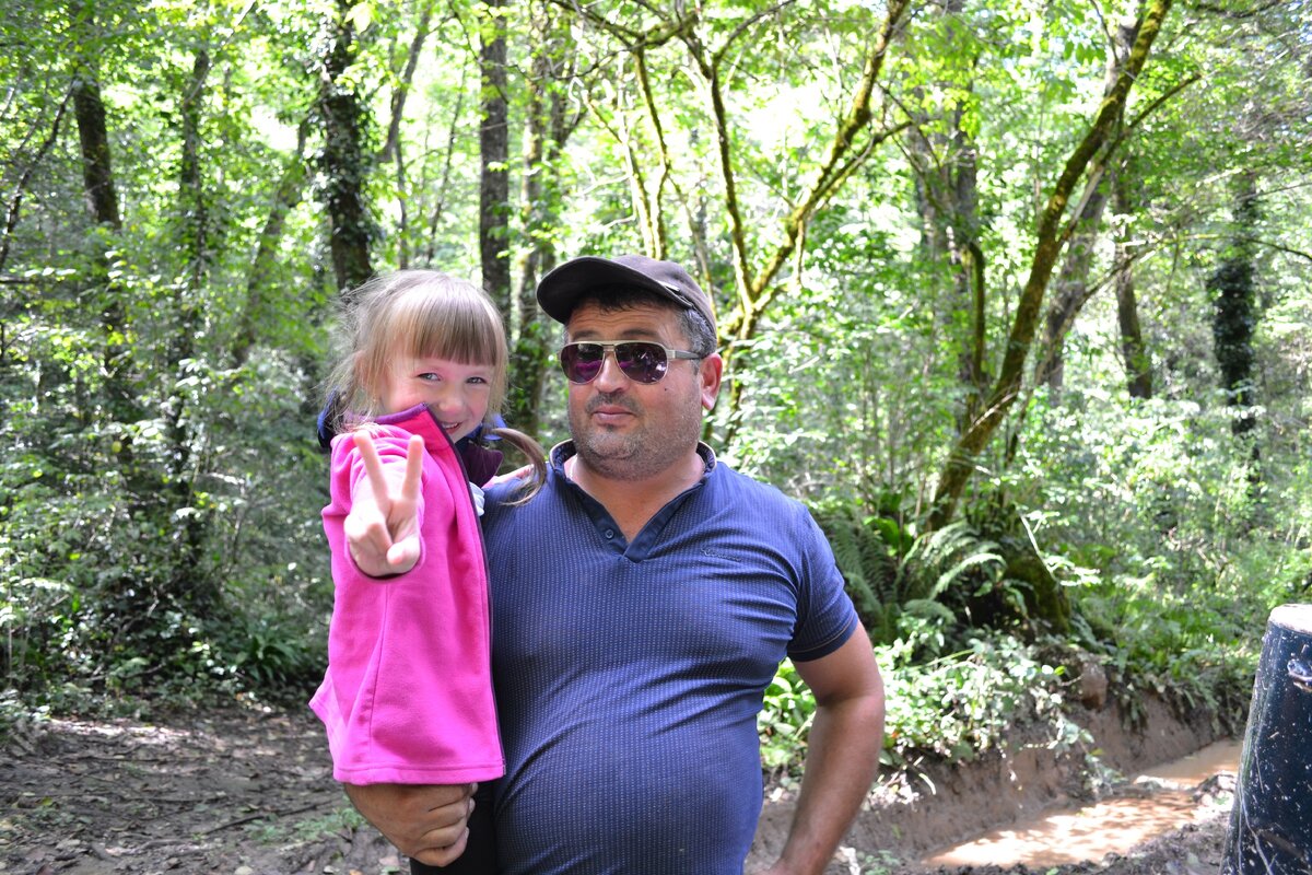 Валерка всегда найдет общий язык с кем угодно!)))