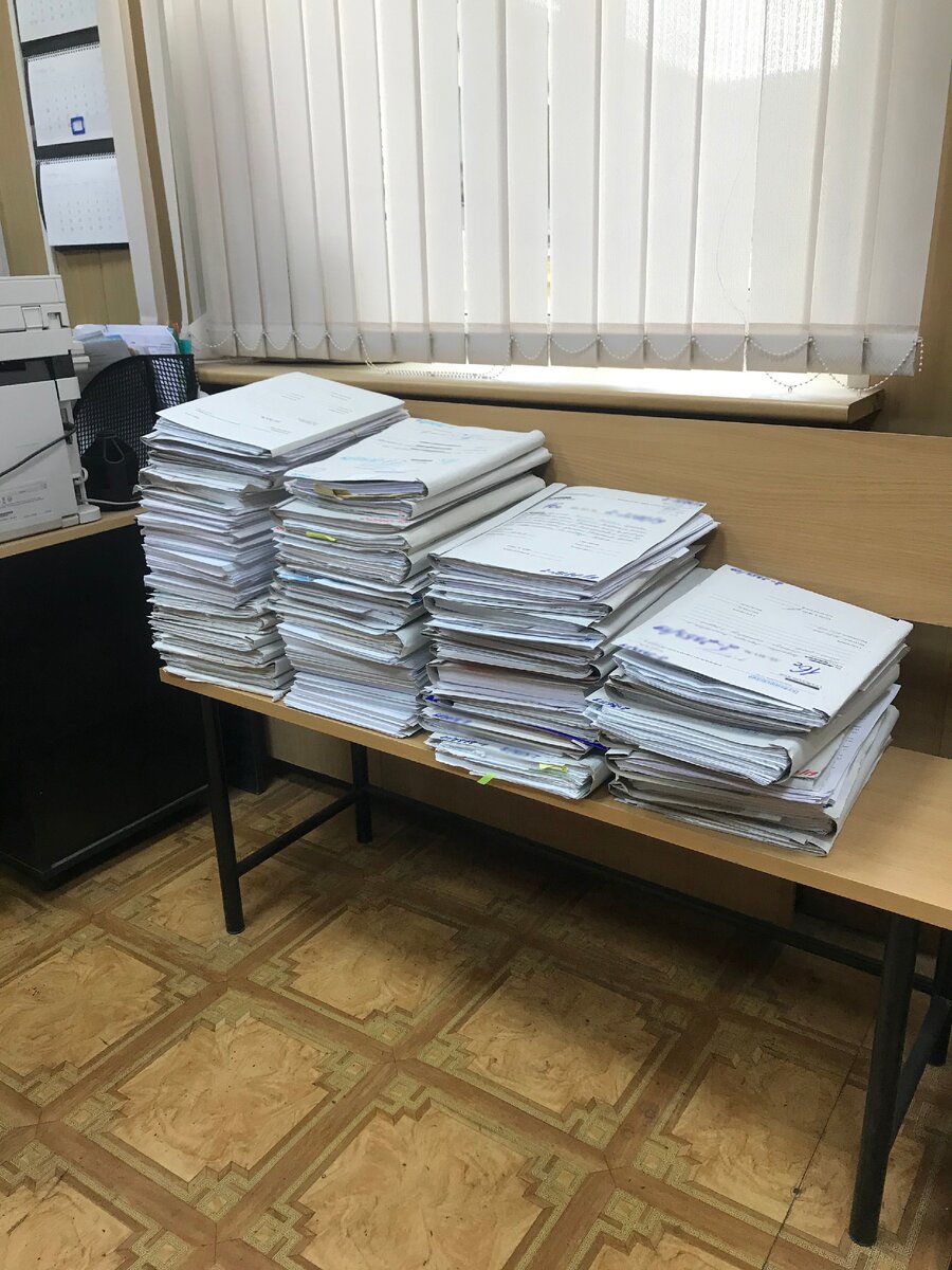 На госслужбе есть негласный принцип: чем больше ты успеваешь делать своей работы, тем больше тебе будут подкидывать работы коллеги