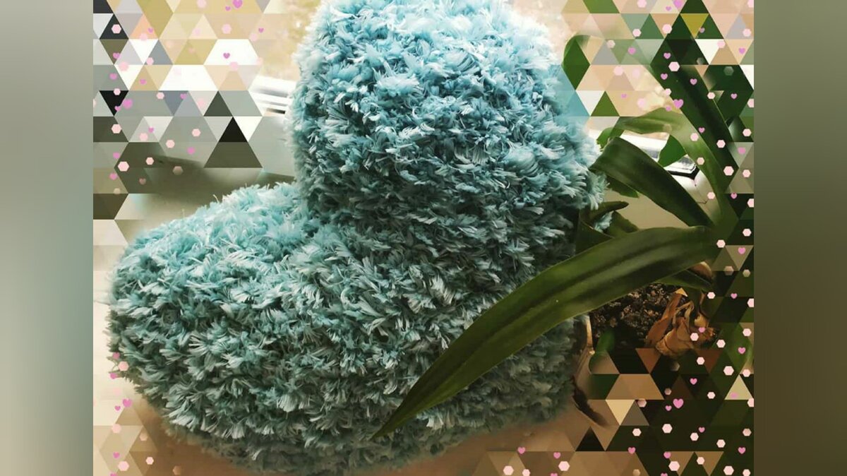 Работа от @__p_l_u_s_h_k_a___ Сердце из одного моточка Alize Puffy FUR 