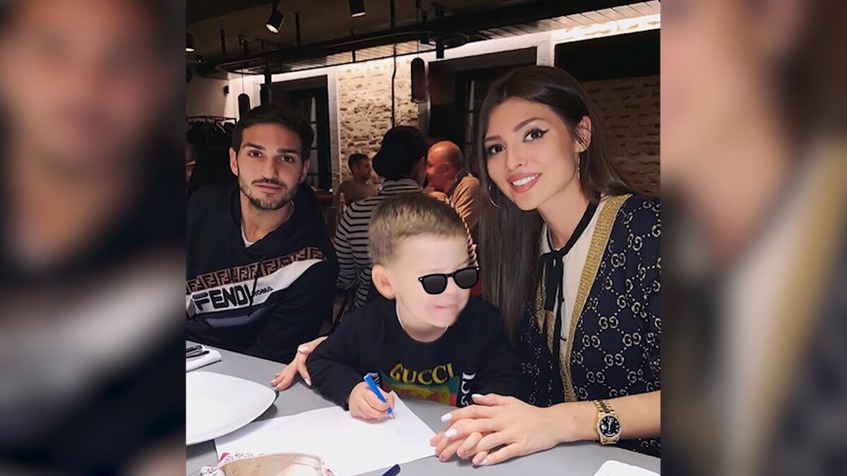 магомед оздоев с женой. магомед оздоев с женой. жена оздоева магомеда футболиста. исмаилов с семьей. магомед оздоев с женой.