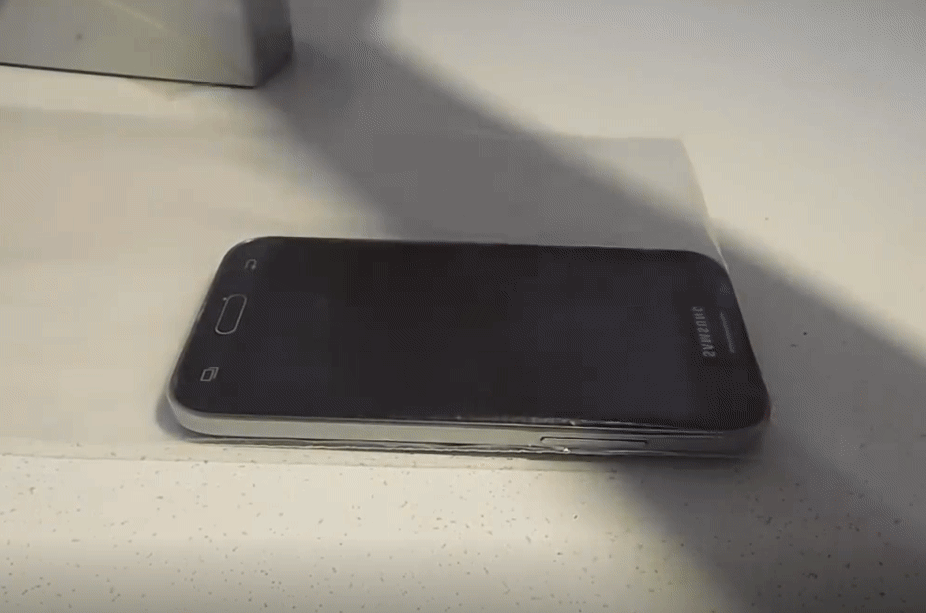 Обертка телефона пленкой