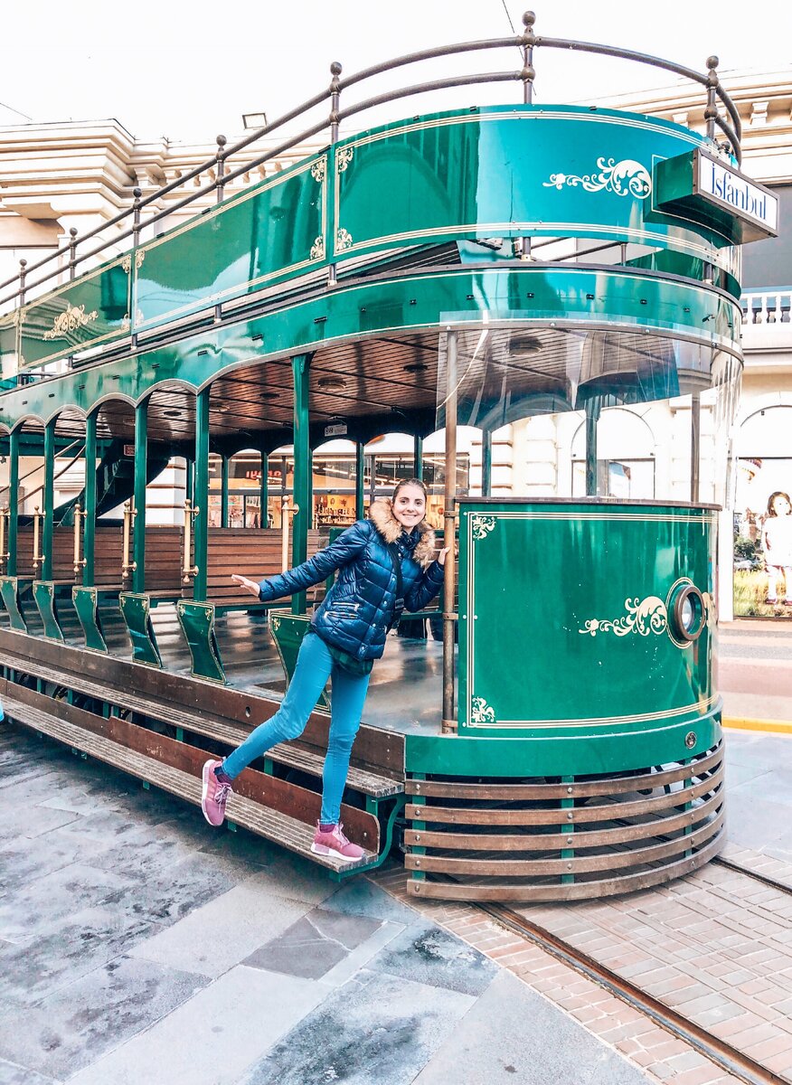 Трамвайчик в торговом и развлекательном центре İsfanbul