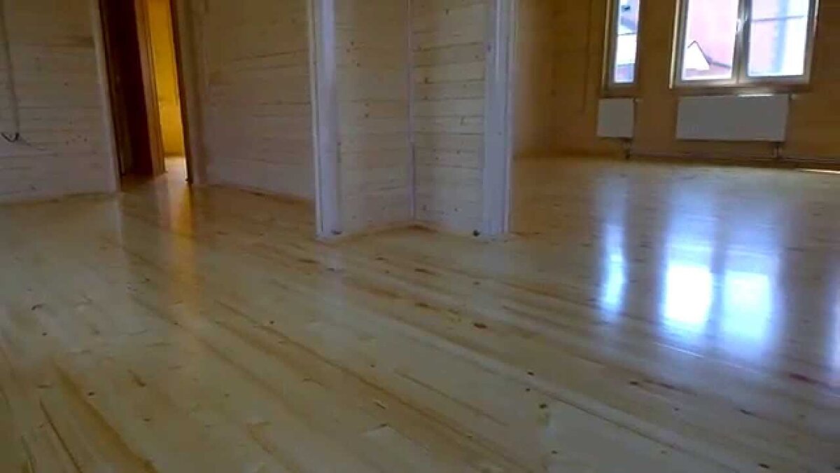 Лакированный пол из сосновой доски