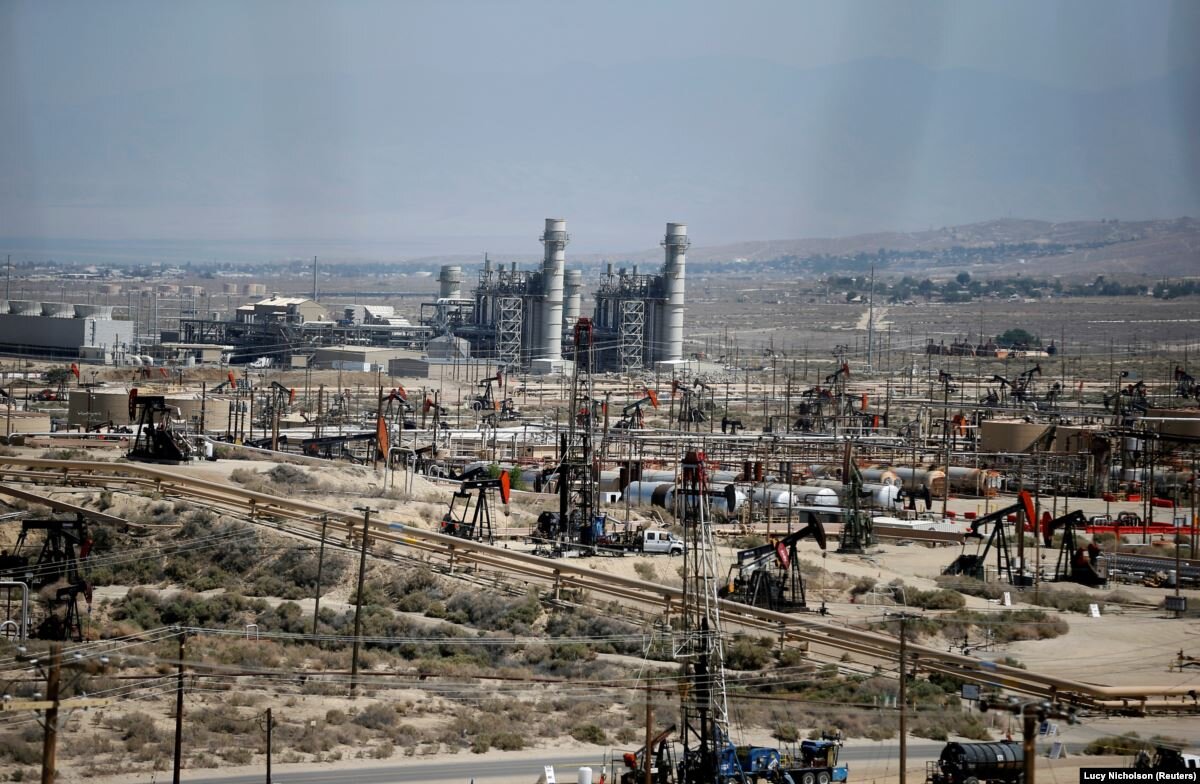 Намибия месторождения нефть газ. Нефтяной резерв. Нефтедобыча. Сланцевая нефтедобыча. Нефтедобыча.