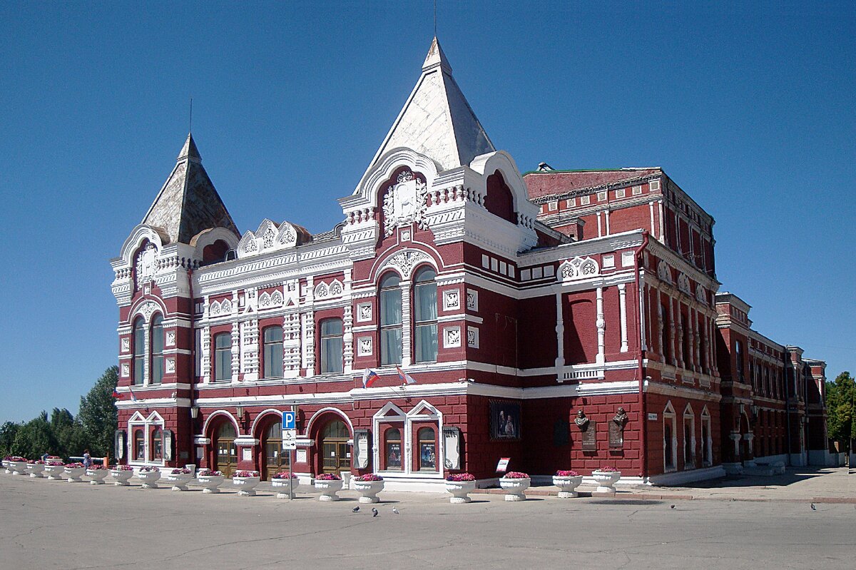 Театры самары список. Самарский драматический театр. Самарский театр им.Горького Самара. Самарский театр драмы Горького. Псевдорусский дворец Нижний Новгород.