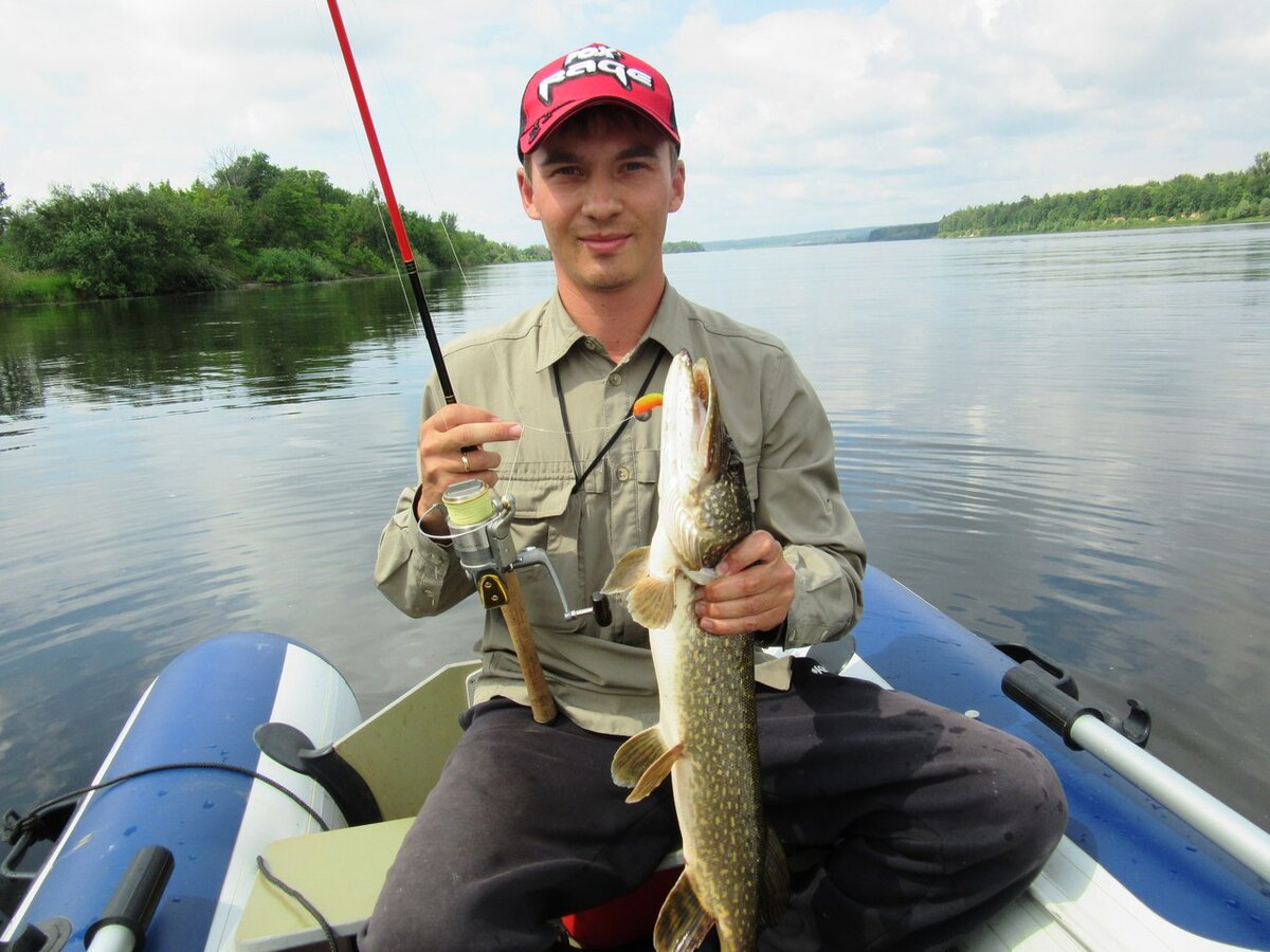 Щука, пойманная в самый разгар июльского зноя