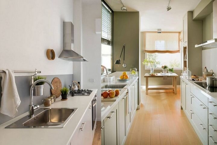 Варианты узкой кухни без подвесных конструкций