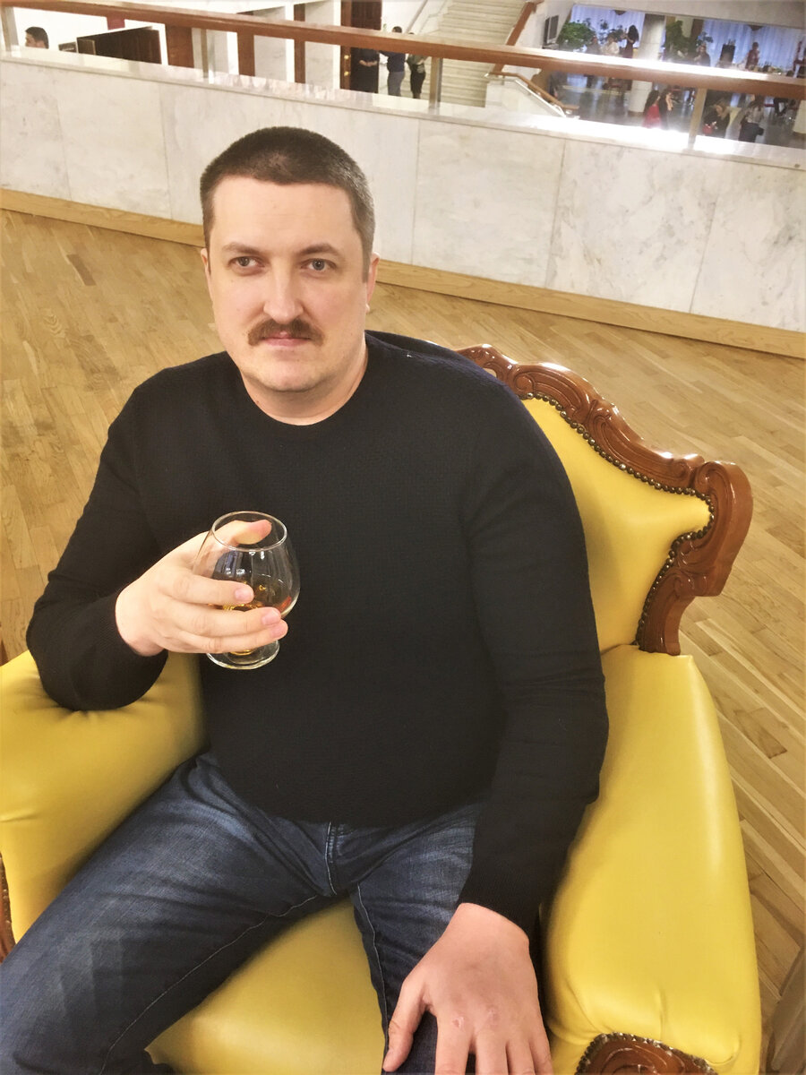 Я пью даже в театре! Святое дело...