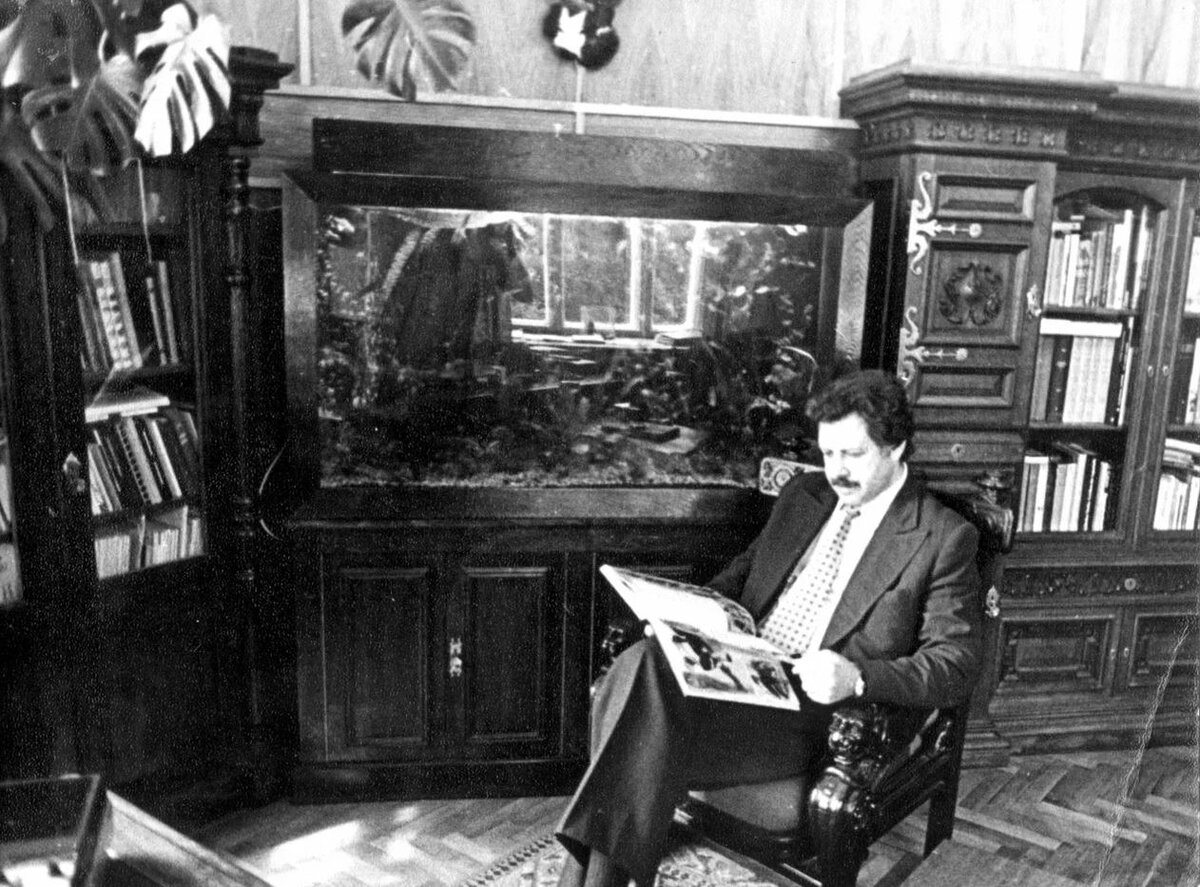 Монументальный кабинет - он и сейчас такой