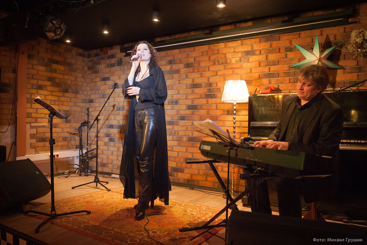 Эльга Серебрякова и Дмитрий Мальцев. Москва, арт-кафе "Пушкарёв". 31 марта 2021.