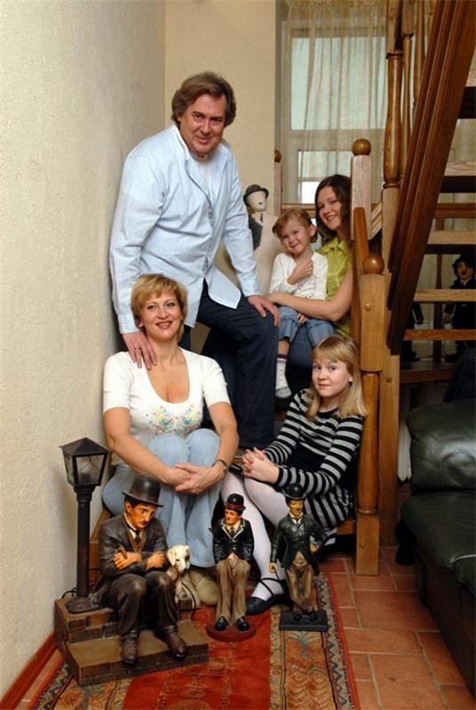 Стоянов внуки. Семья юрия стоянова. Стоянов внуки. Стоянов внуки. Стоянов внуки.