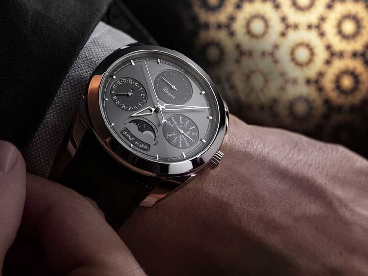 Швейцарский часовой Дом Parmigiani Fleurier представил новые часы с функцией исламского вечного календаря.-2