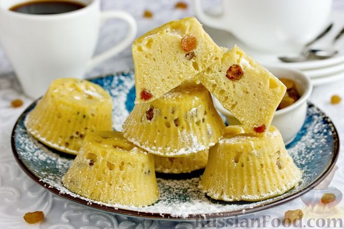 яйцо, молоко, сахар, масло подсолнечное рафинированное, масло сливочное, изюм, мука, разрыхлитель, ванилин, соль