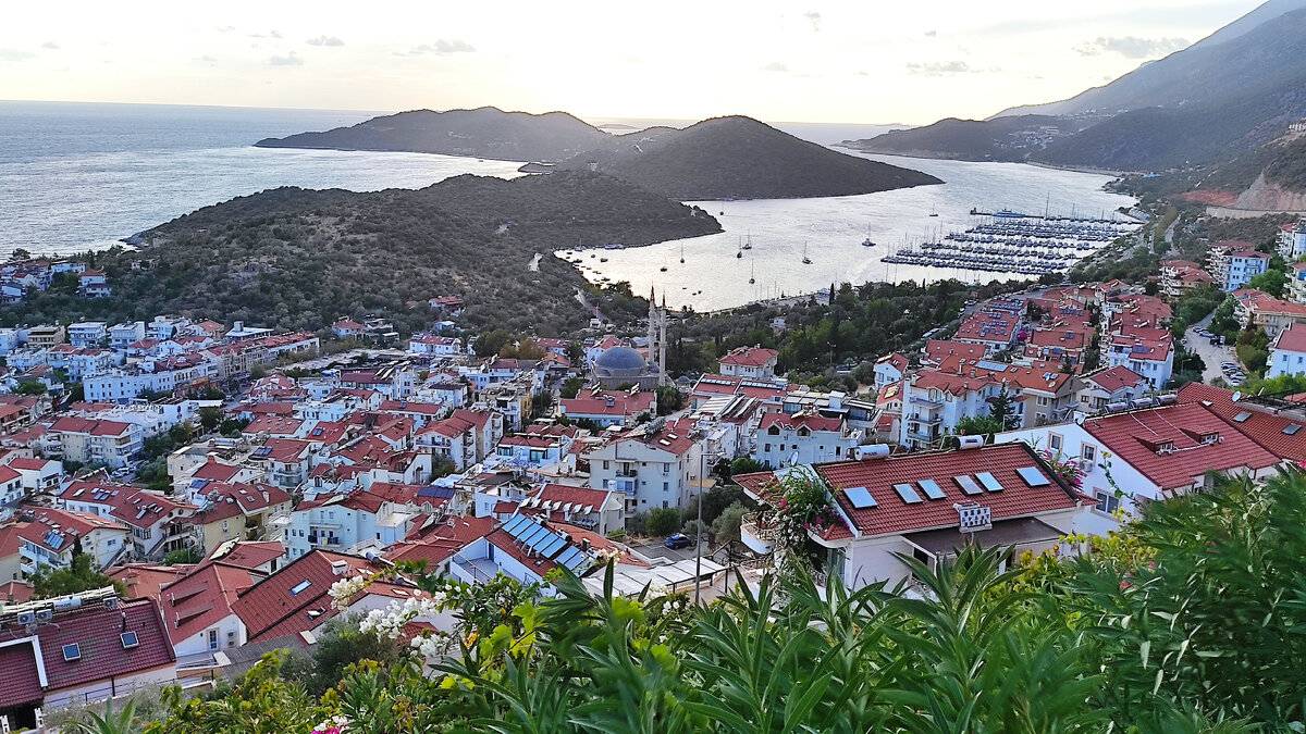 Море, горы, солнце. Фото: Кирилл Полиенко/Polienko: путешествуем вдвоём