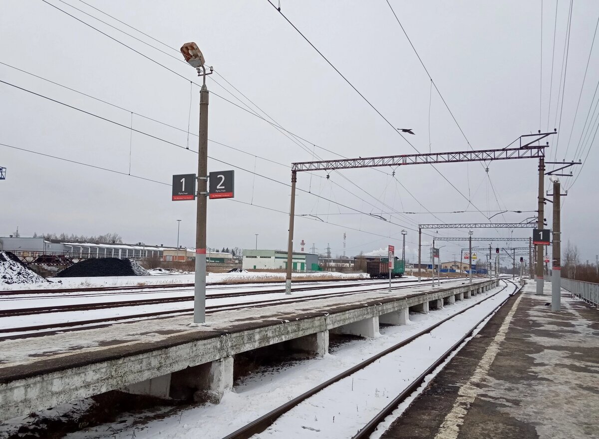 Общий план станции. Она совсем небольшая в сравнении с теми, которые попадаются на БМО. 
