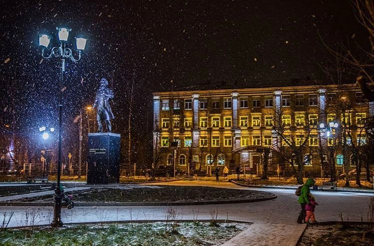 Шарипова Диана ,ученица 5 класса МОУ СОШ №6 Орехово-Зуевского г.о., представляет набор стикеров "2022 - год культурного наследия народов России"