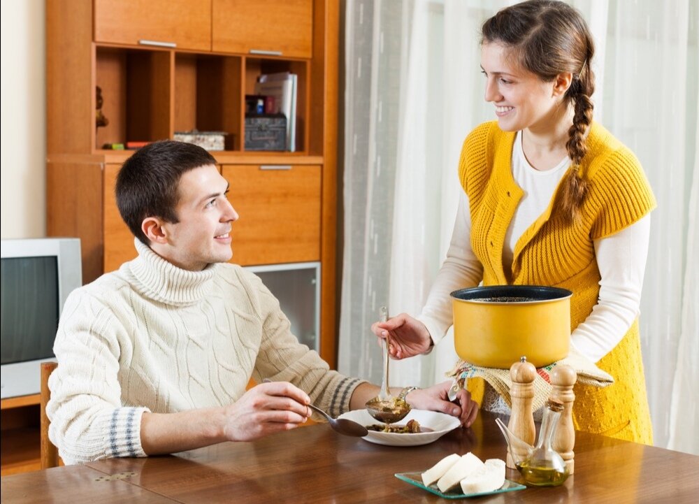 Спишь сегодня на кухне заявила жена. Сегодня сплю. Надо юмор. Женщина на кухне. Место женщины на кухне.