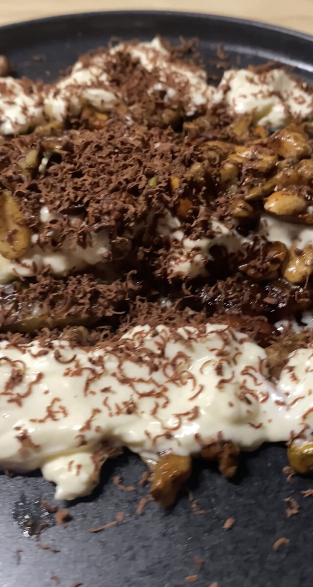 Ананас с маскарпоне и орешками