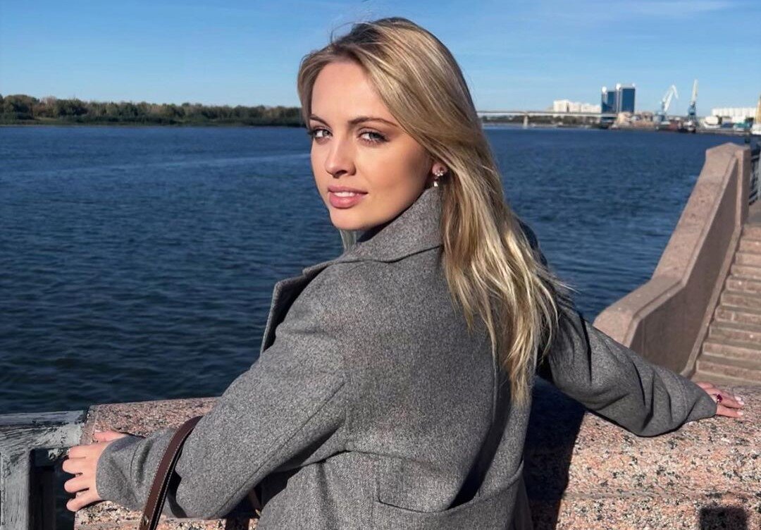 Янина Студилина снялась более, чем в 30 проектах, но начинала с ролей в ситкомах.