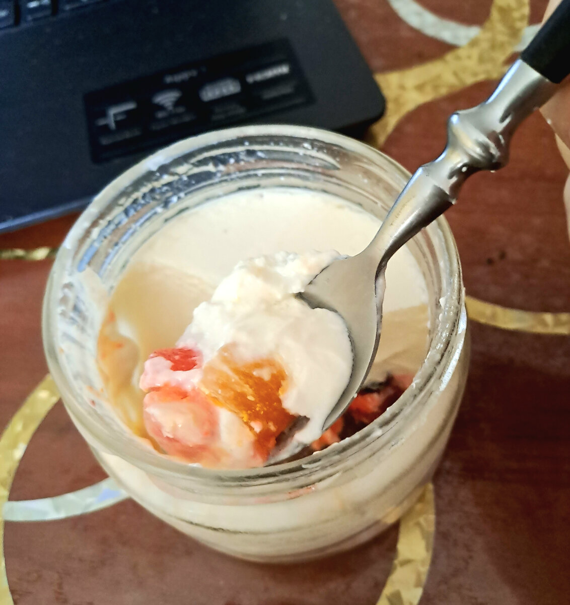 Это я уже половину схомячила, сидя за ноутбуком.