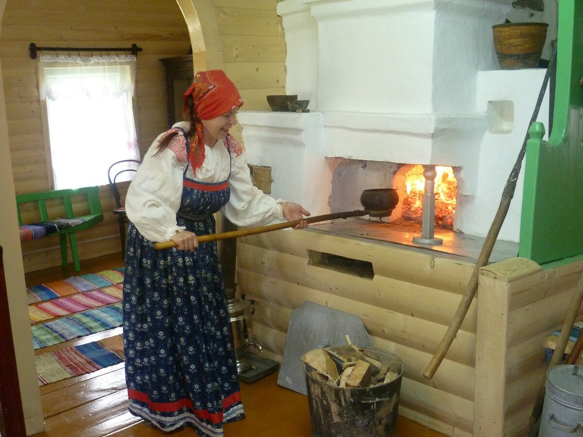 Мы пекли пирог и достанем из печи