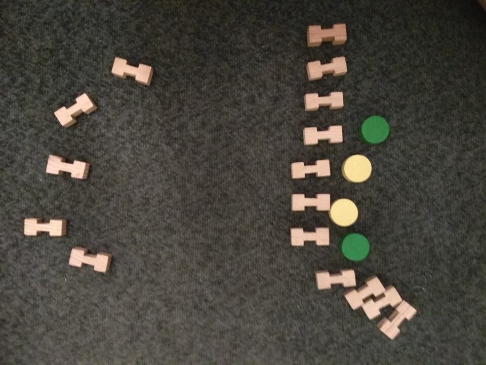 Идет игра в "танки-палки"