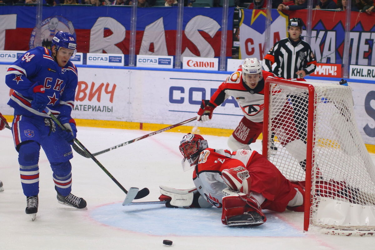 Петербургский СКА обыграл "Автомобилист" со счетом 2:1