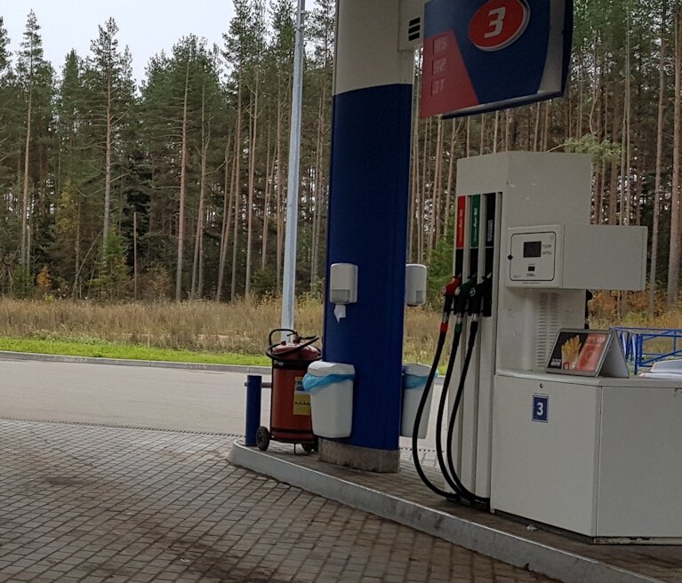 заправка на трассе