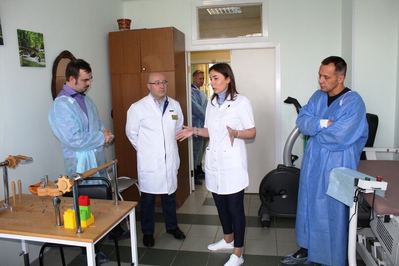 Врачи мытищи мужчина. Главврач. Медикал он групп-мытищи персонал. Работа врача мытищи. Работа врача мытищи.