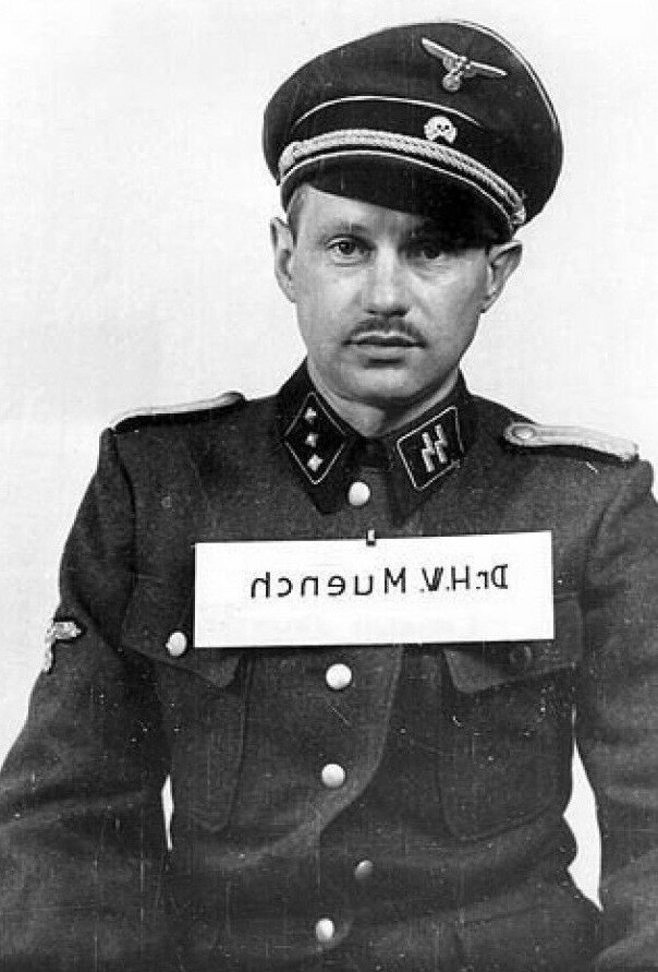 Ханс Мюнх перед судом