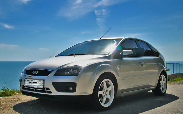 Форд Фокус 2 дорестайлинг на автомате с двигателем 1.6