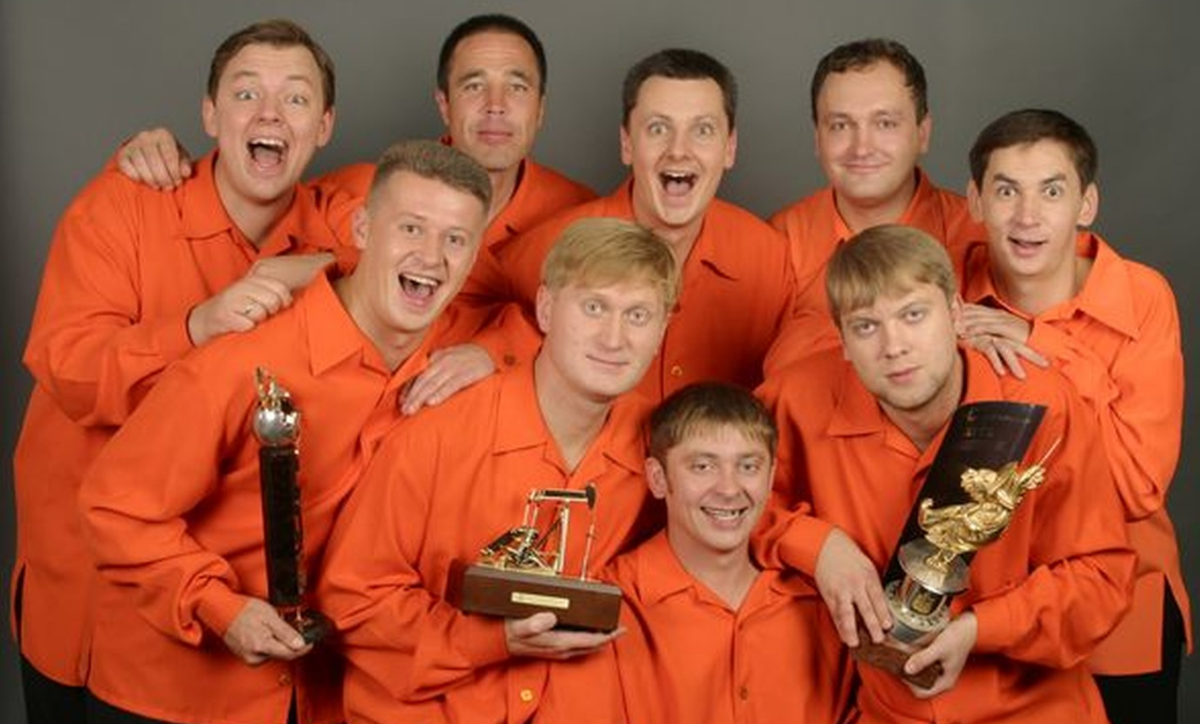 2000 год. Команда КВН "Уральские пельмени" - чемпион Высшей лиги. Фото из интернета