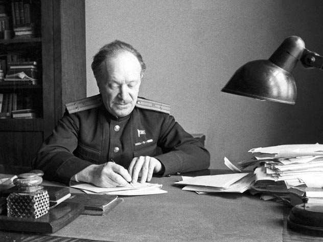 Василий Лебедев - Кумач - известный советский поэт-песенник, автор "Священной войны"