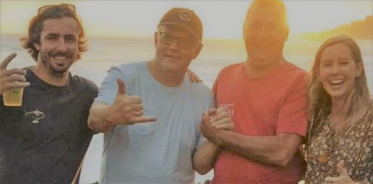 Скотт Джон Моррисон на отдыхе на гавайях с женой и друзьями