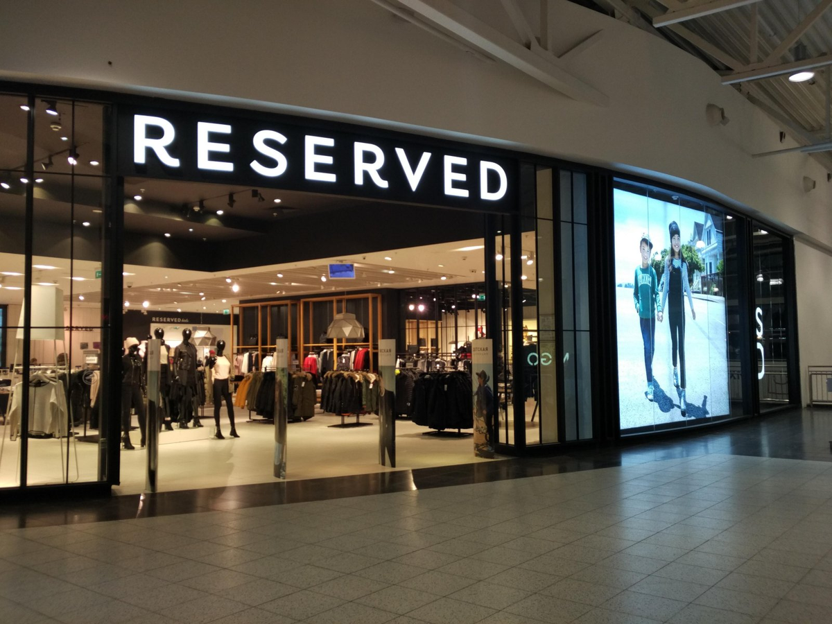 Reserved интернет. Reserved Новосибирск. Резервед Гринн Орел. Резервед Уфа. Магазин одежды Reserved