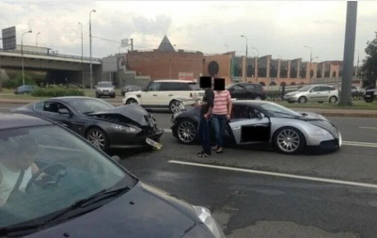 Авария Aston Martin и Bugatti