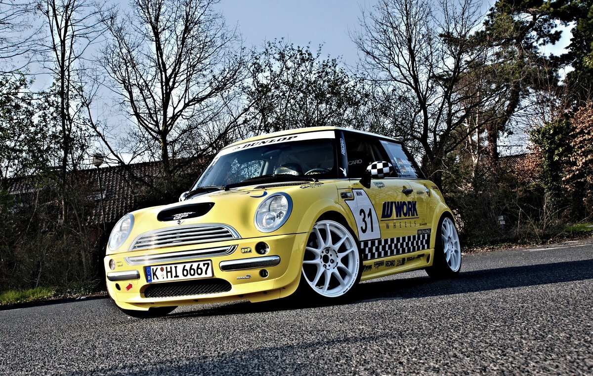 Мини крут. Mini Cooper r50 Yellow. Mini Cooper r50. Mini Cooper s r53. Mini r50 Tuning.