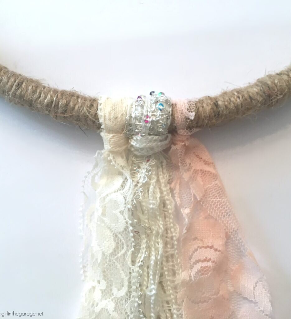 https://girlinthegarage.net/2020/02/diy-embroidery-hoop-wreath/