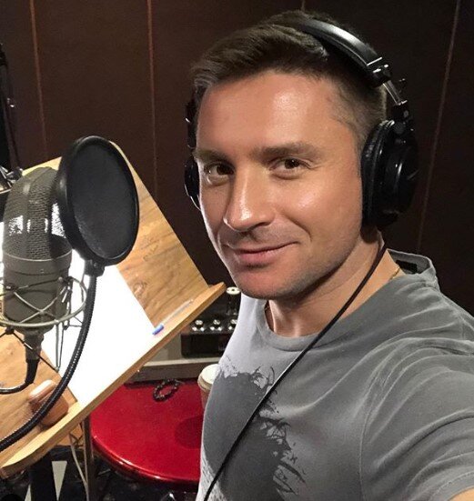 https://www.instagram.com/lazarevsergey/