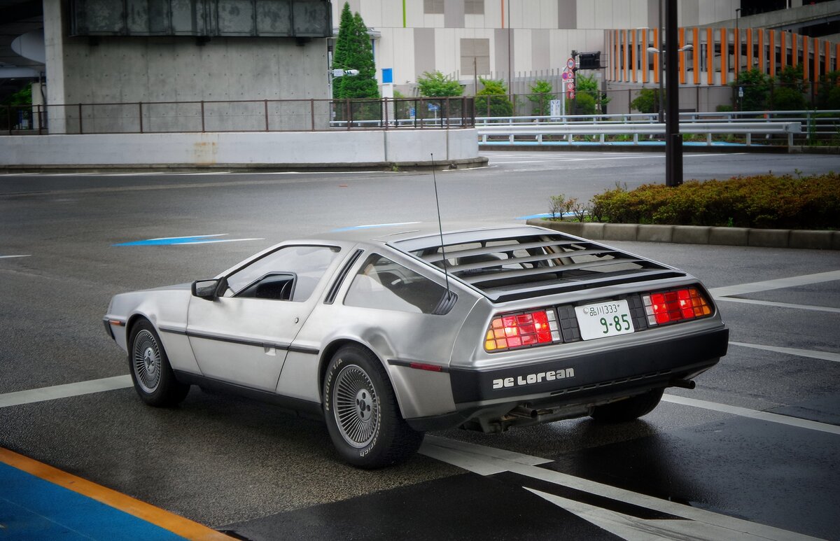 DeLorean DMC-12 из фильма «Назад в будущее» (Фото: Franck V. / Unsplash)